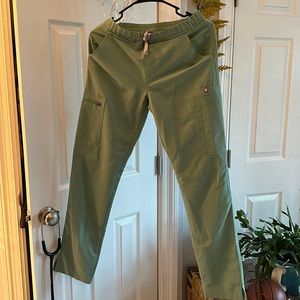 Figs XS YOLA scrub bottoms